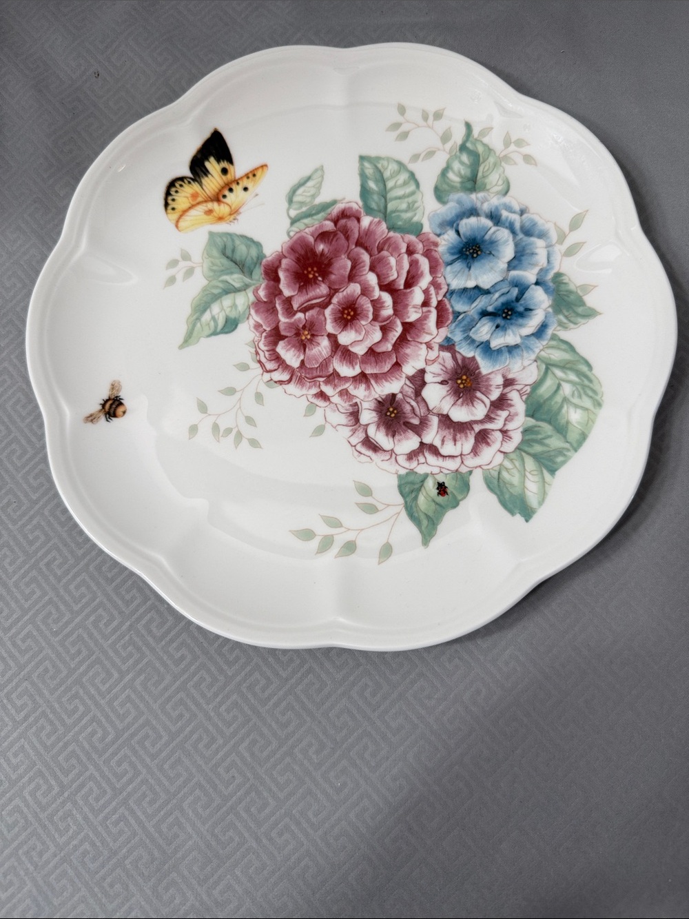 Lenox Butterfly Meadow Hydrangea Plate by Louise Le Luyer Scalloped Edges 9”